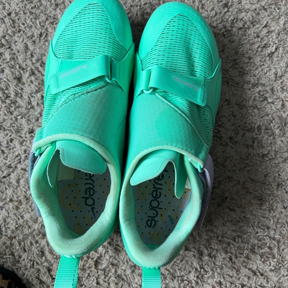 Gently used. Included cleats that will work with Peloton. Nike Super Reps